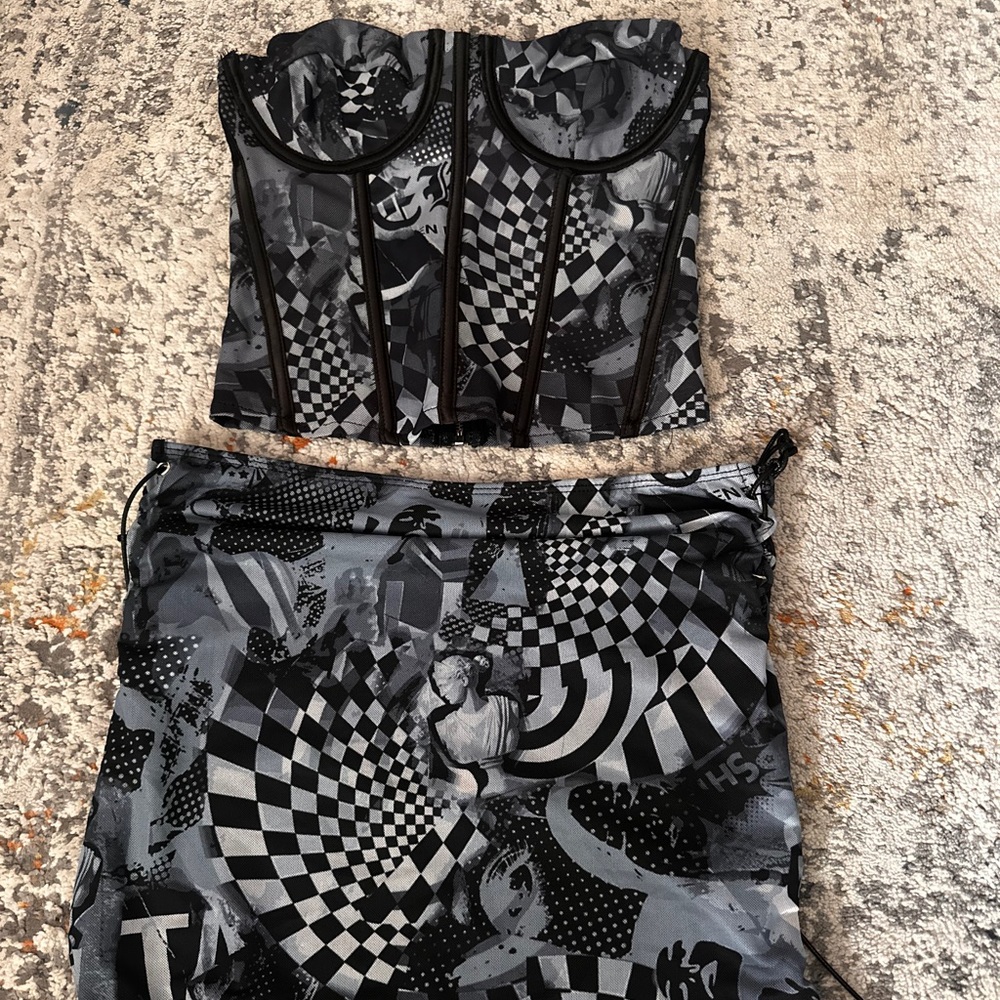 Edikted Black and Gray Outfit